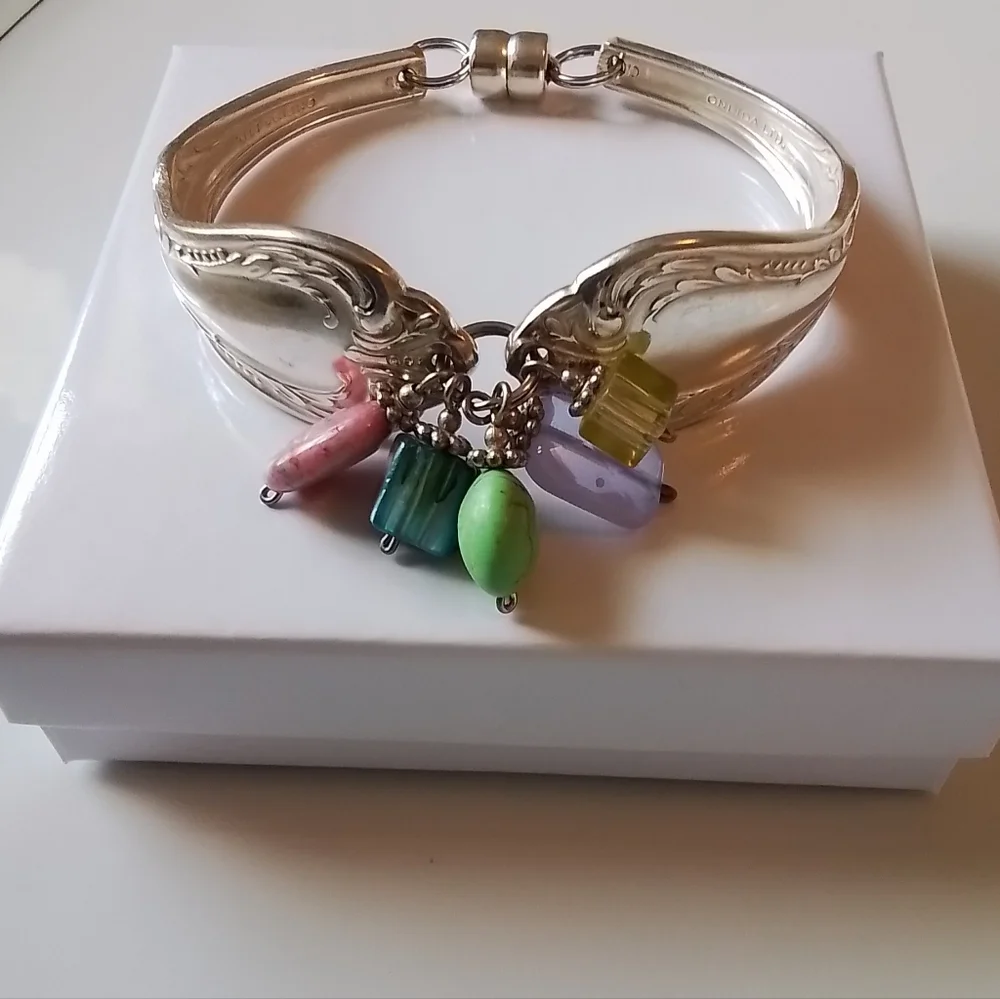 Vintage Oneida Handmade Spoon Bracelet With Gemstones - Picture 5 of 7